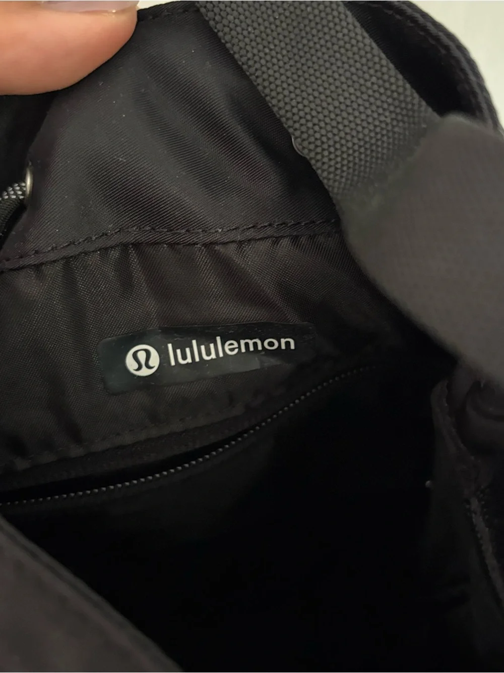 Lululemon Drawstring Bucket Crossbody Bag 5L